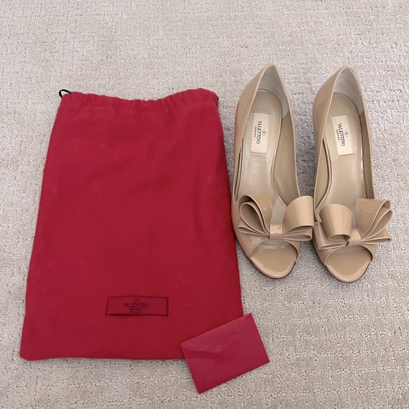 NEW Valentino Patent Leather Heels with Bow - Picture 1 of 4